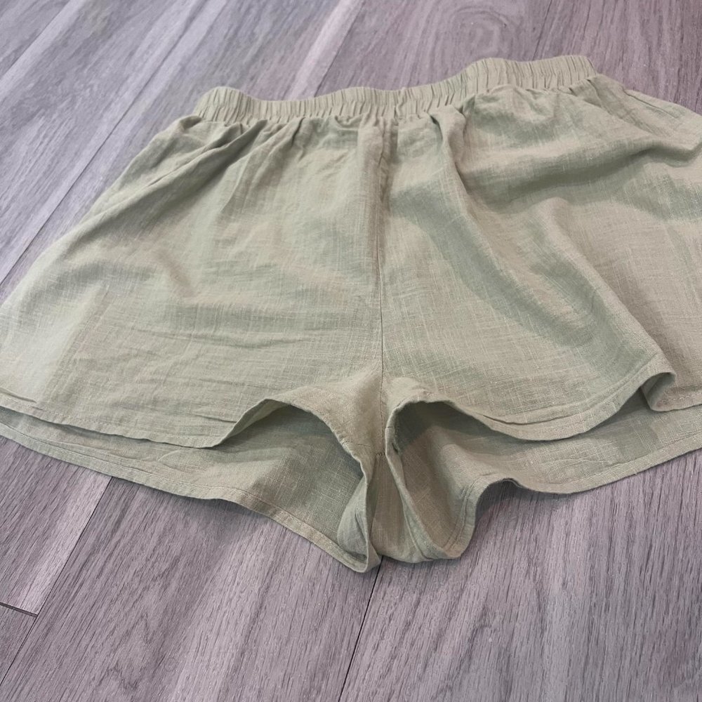 Prettylittlething Green Linen  Beach Shorts SZ USA 10 UK 14 - Picture 7 of 12